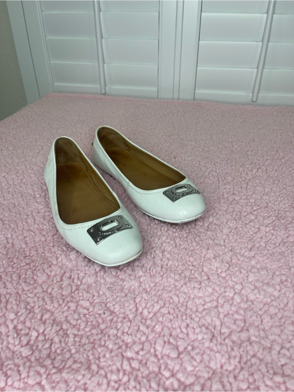 Coach White Leather Ballet Flats with Silver Accent